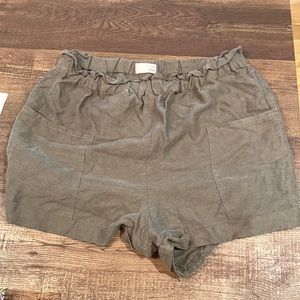 Aritizia shorts size L